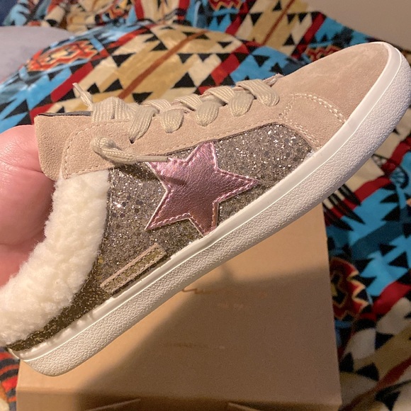 VINTAGE HAVANA TAN & GOLD HEARTY SNEAKER - Picture 1 of 5